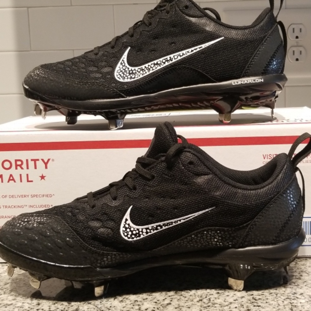 Nike women's softball black cleats hyperdiamond 2